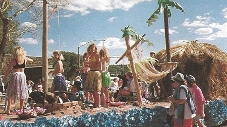 1988 hula float